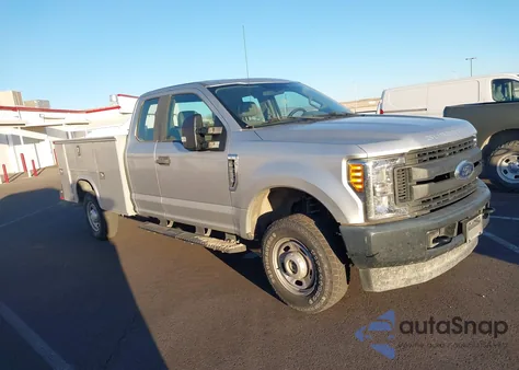 2017 Ford F-250 Xl z USA, uszkodzony, nr VIN 1FD7X2B69HEE35729